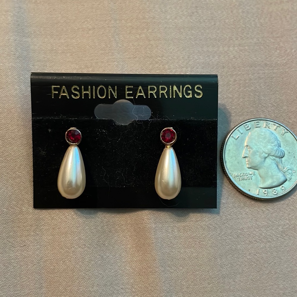 Red jewel and tear drop pearl earrings